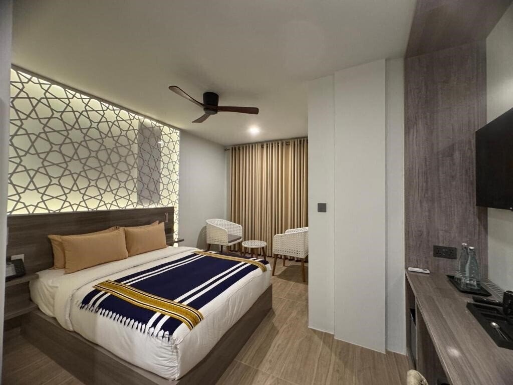 Imaginea Avyanna Gulhi Beach Hotel Guest House 3*