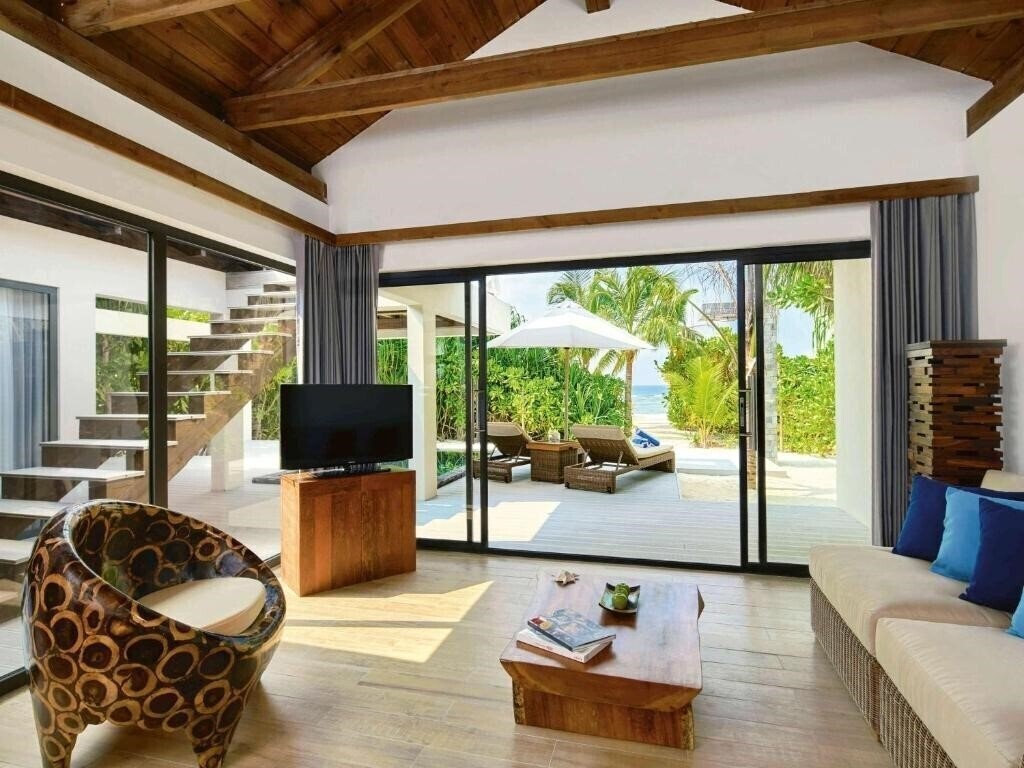 Fotografii Movenpick Resort Kuredhivaru Maldives 5*