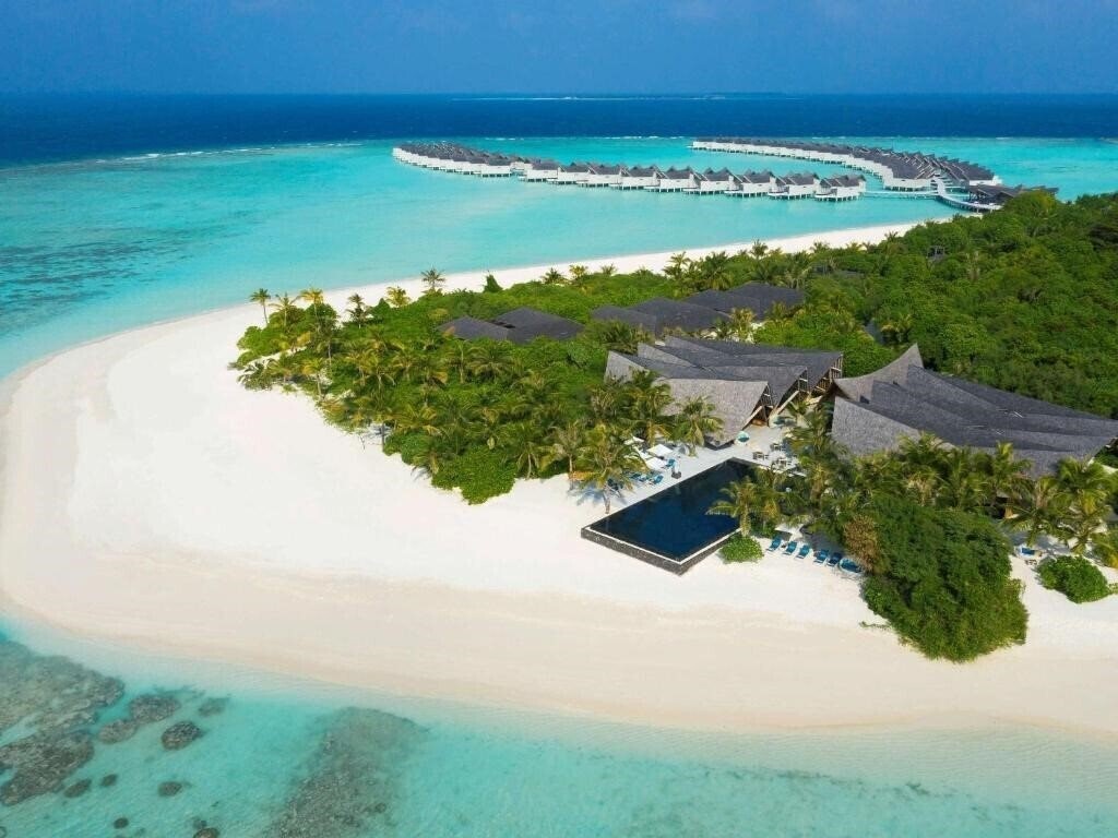 Fotografie Movenpick Resort Kuredhivaru Maldives 5*