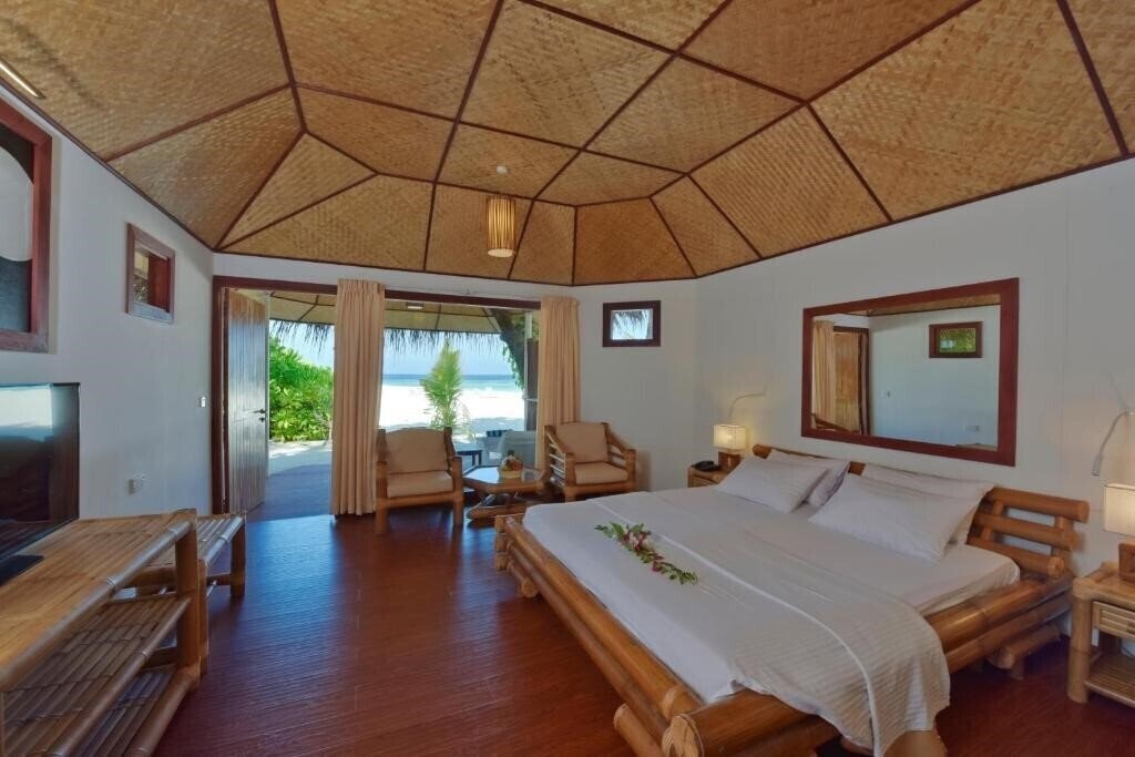 Фото Thulhagiri Island Resort 4*