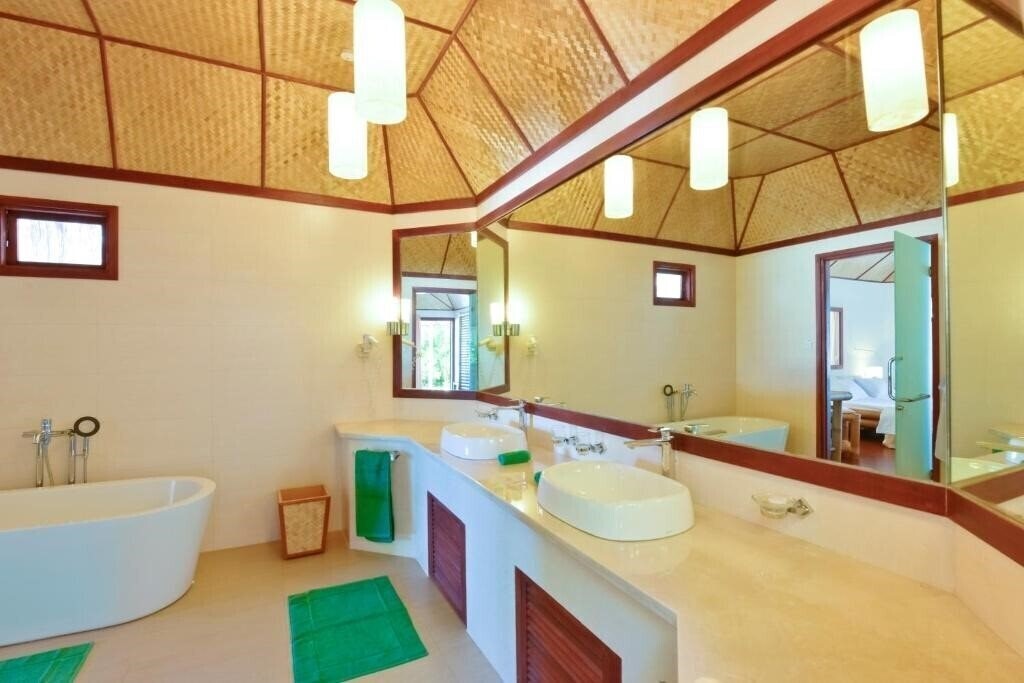 Изображение Thulhagiri Island Resort 4*