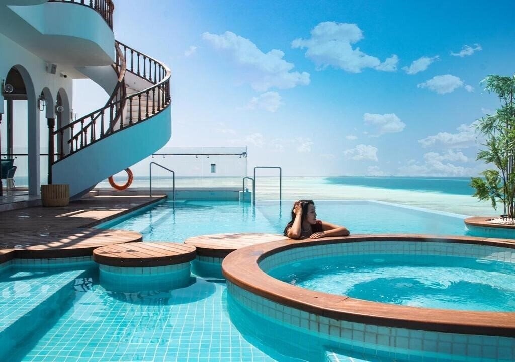 Отель Stone Hotels, Dhiffushi 4*
