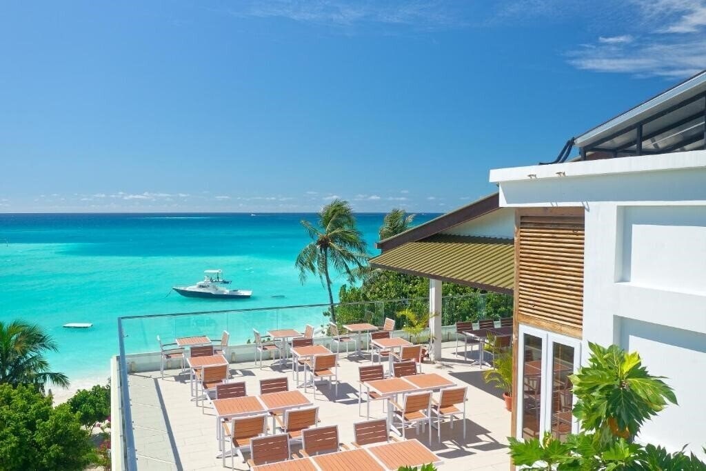Hotel Luau Beach Inn Maldives Guest House гостиный двор
