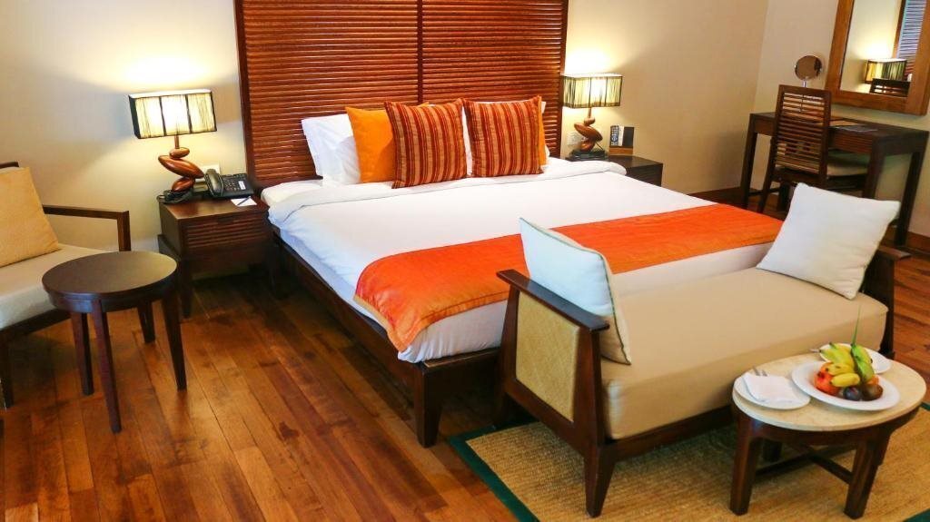 Imaginea Vakarufalhi Island Resort 4*