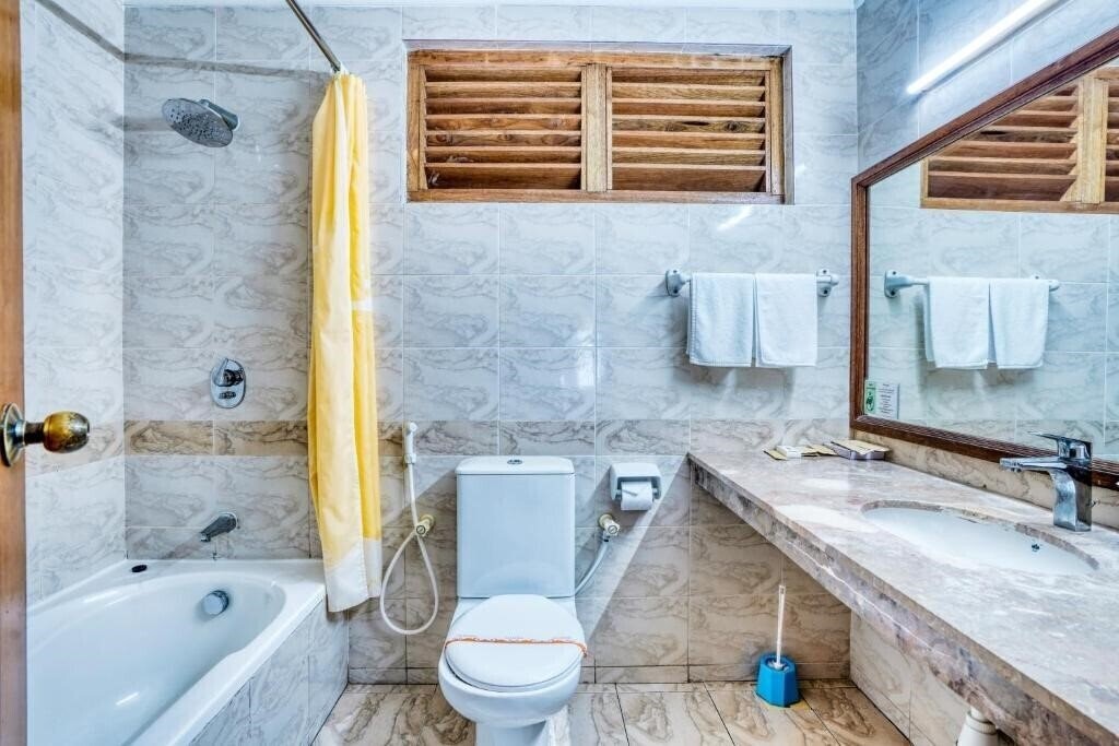 Imaginea Fihalhohi Island Resort 4*