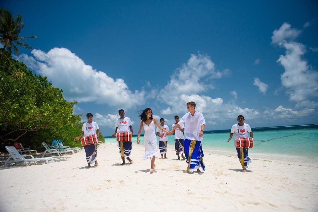 Imaginea Biyadhoo Island Resort Maldives 3*