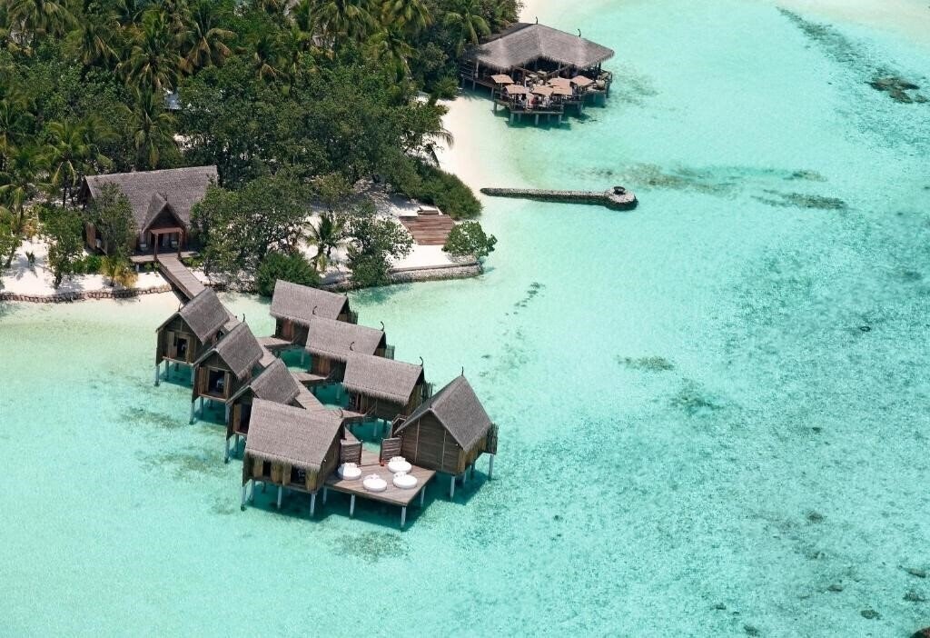 Imaginea Constance Moofushi Resort 5*