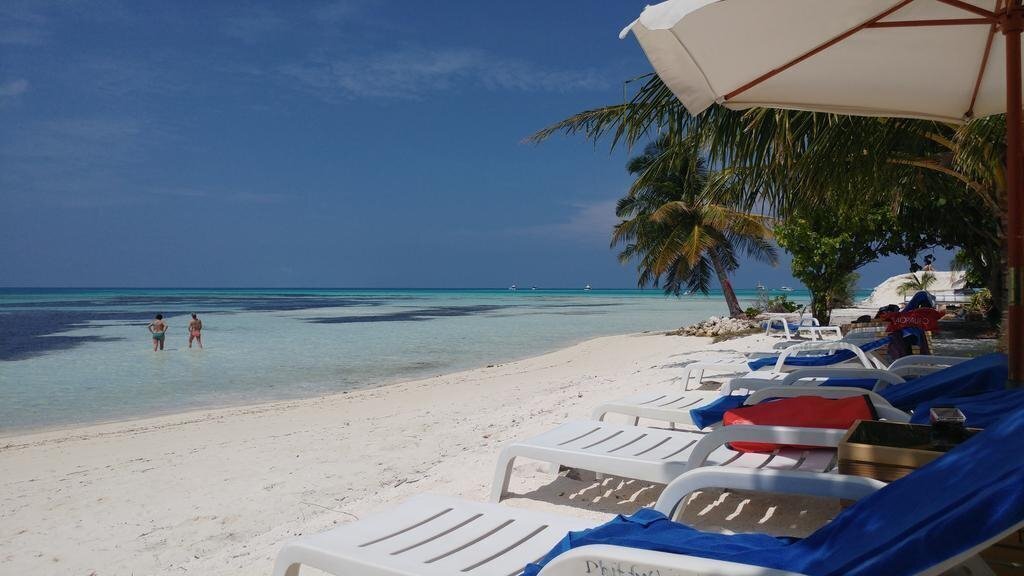 Imaginea The Crown Beach Hotel Guest House 3*