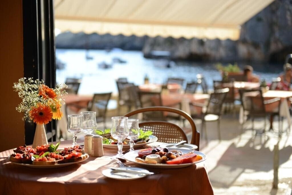 Картинка St. Patricks Xlendi Bay 4*