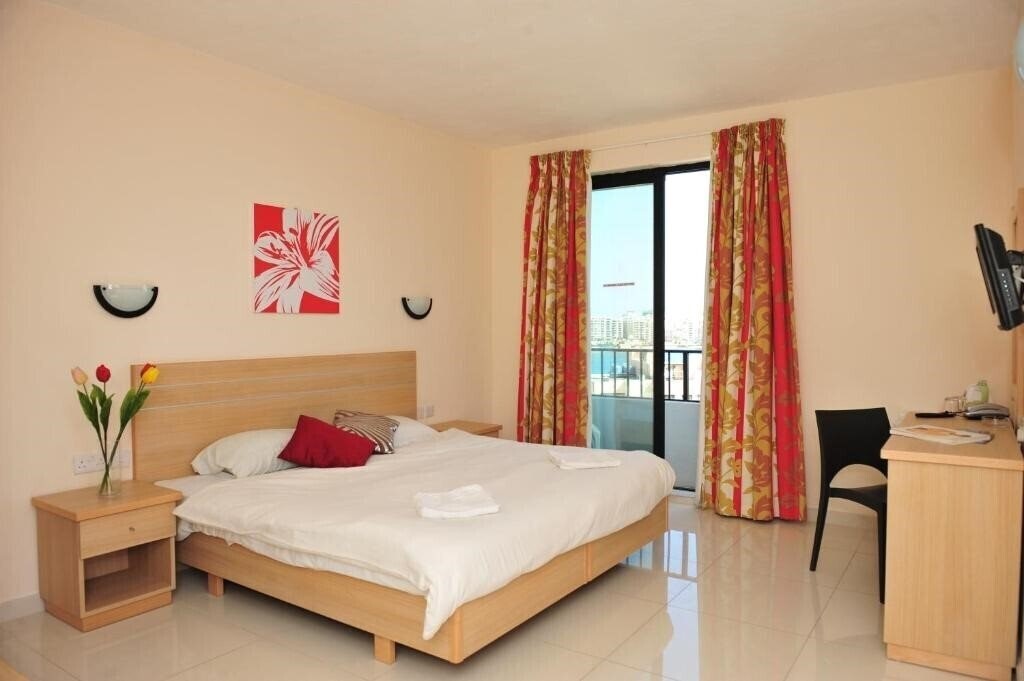 Фото Dean Hamlet 3*