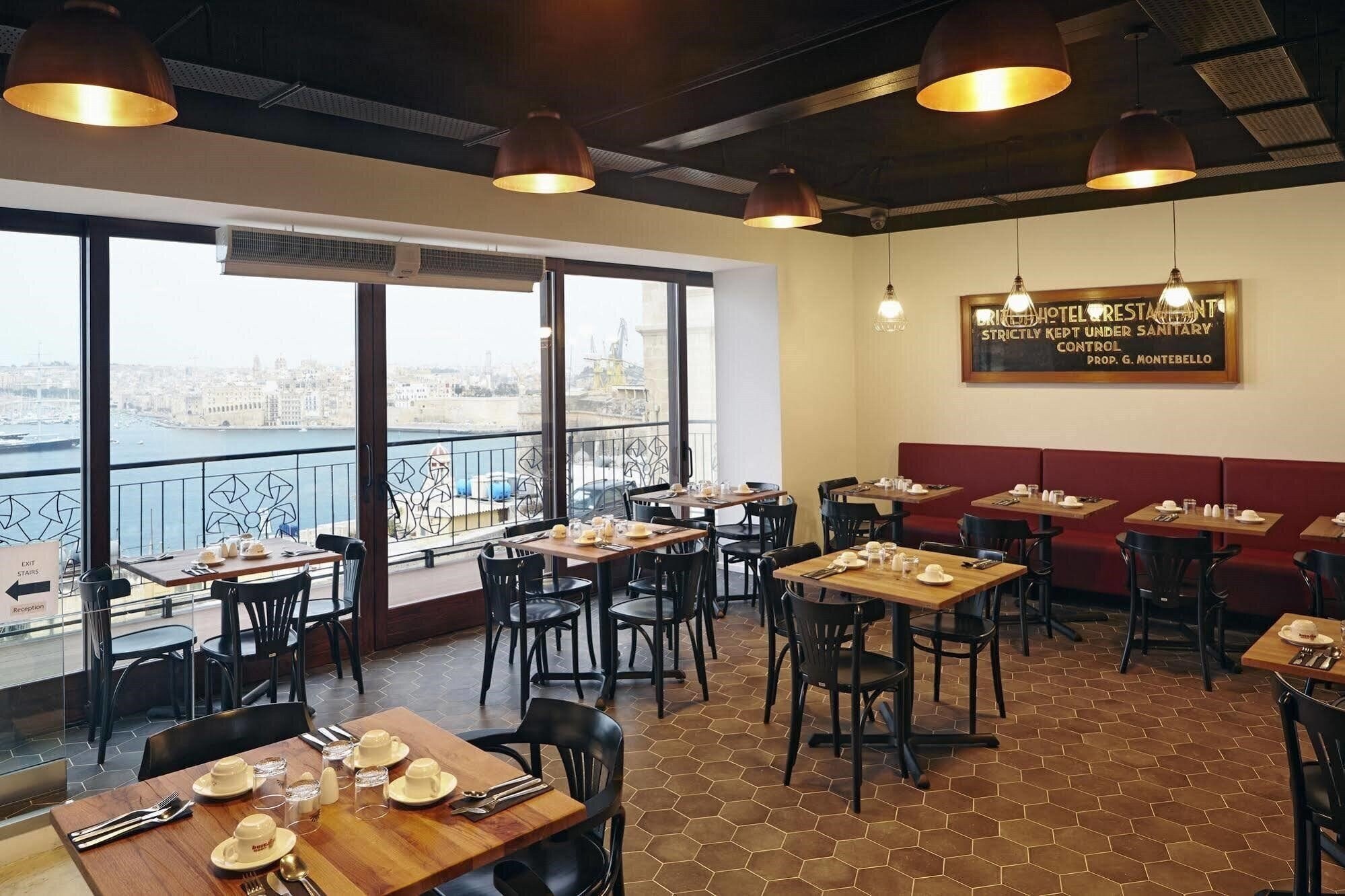 Fotografii British Hotel 2*