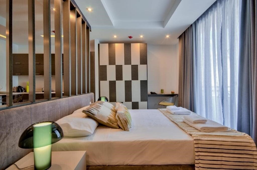 Отель Jules Suites 1*