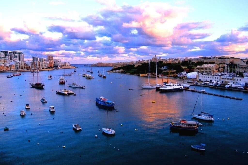 Hotel The Kennedy Strand 3*