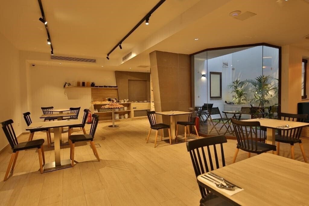 Фотография Ivy - Adults Only 3*