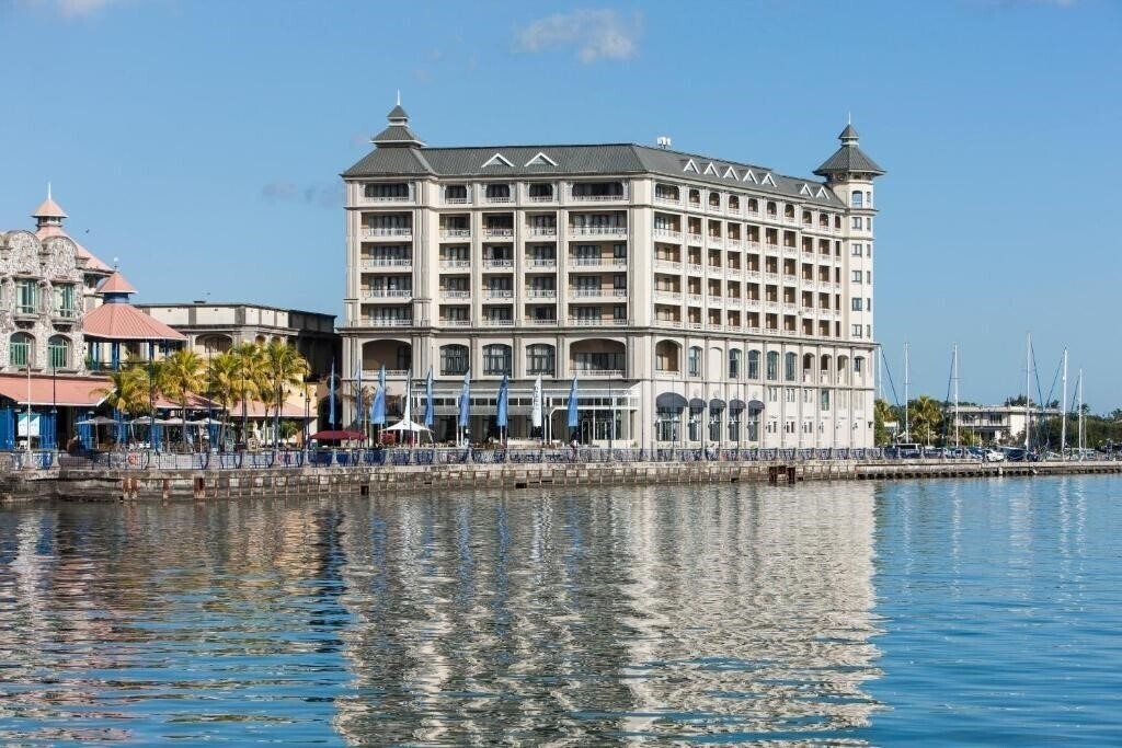 Отель Labourdonnais Waterfront Hotel 5*