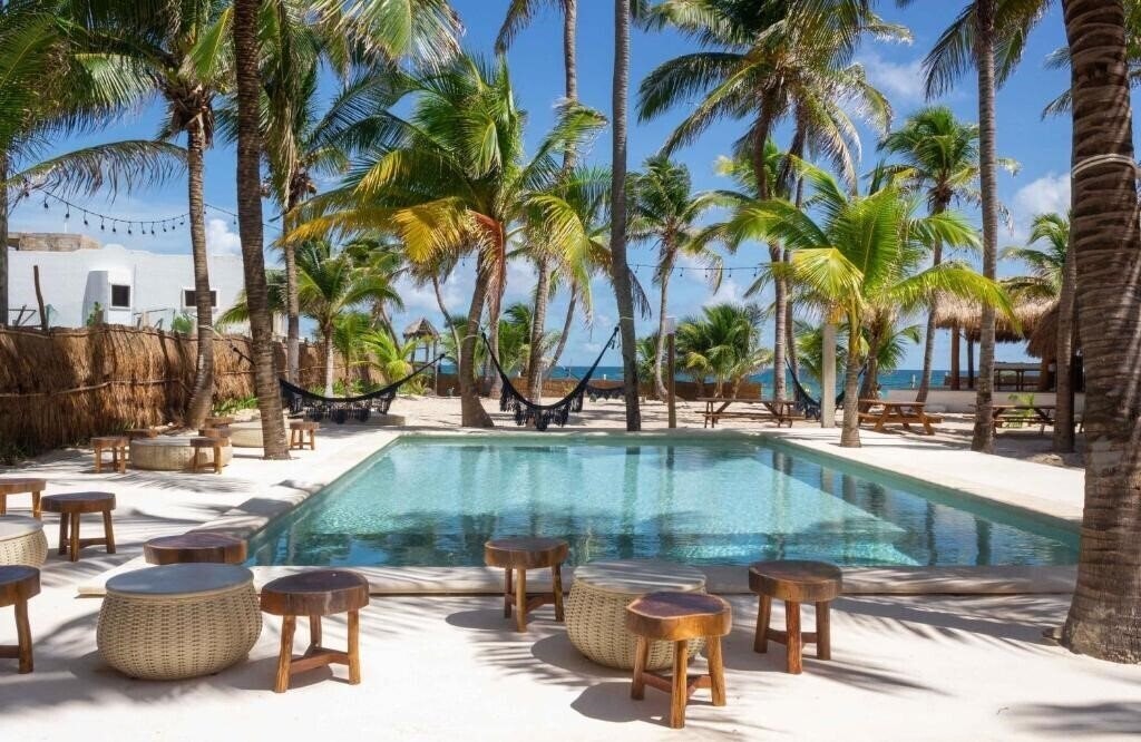Отель Selina Isla Mujeres 2*