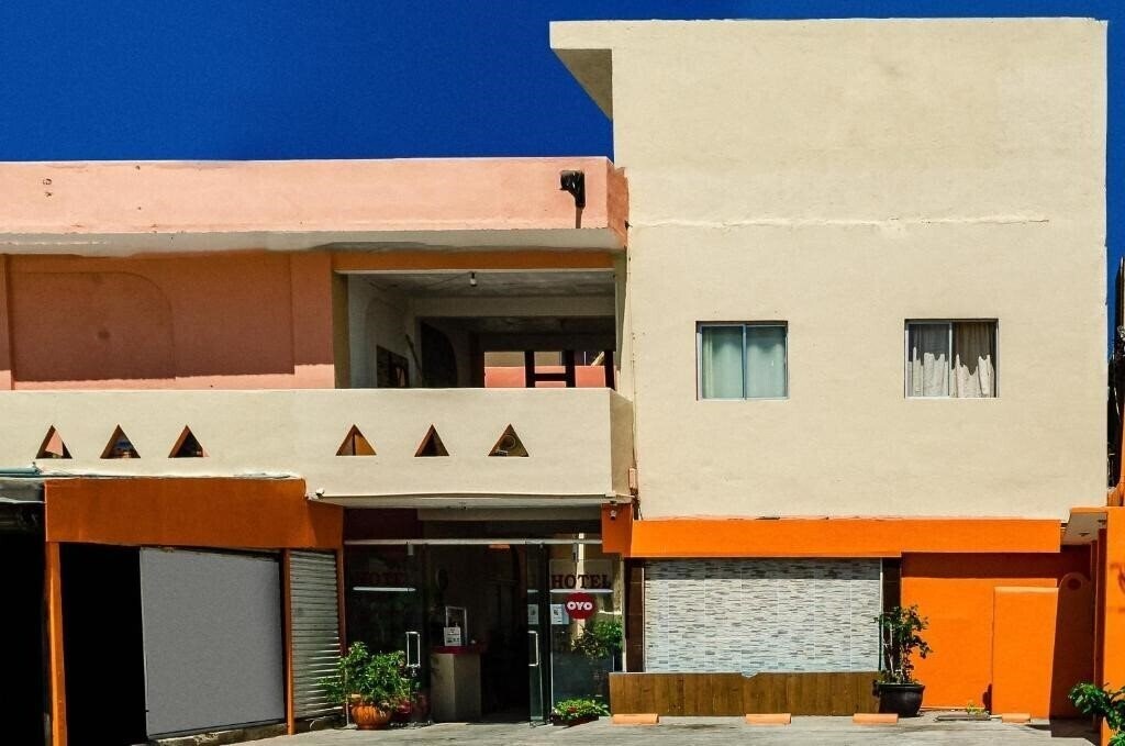 Fotografii Oyo Hotel Cabo Del Sur 2*