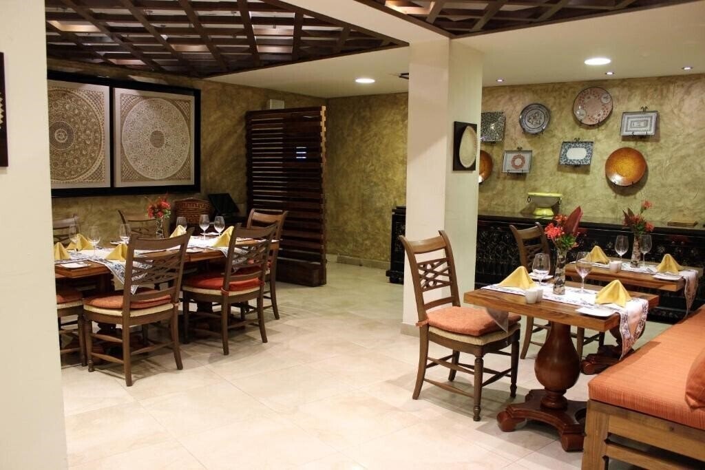 Imaginea Aak-Bal Beach Condos 3*