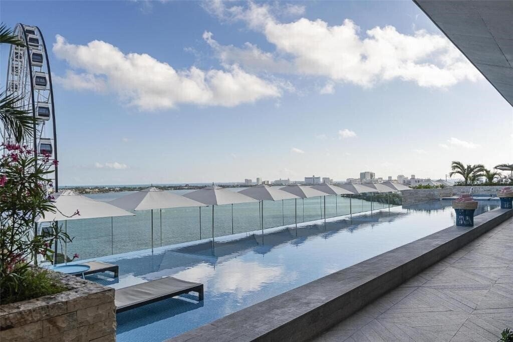 Отель Canopy By Hilton Cancun La Isla 3*