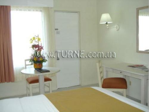 Отель Holiday Inn Express Pok -Ta -Pok 4*