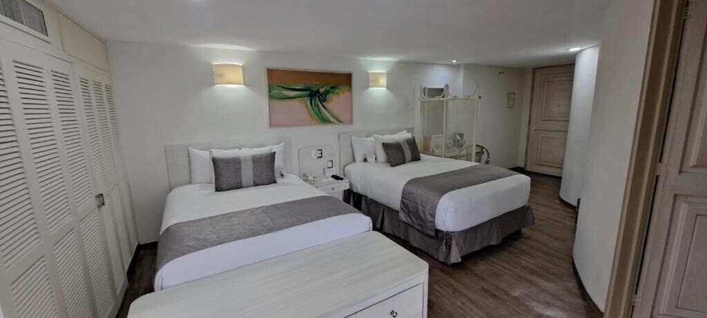 Fotografii Century Zona Rosa 3*