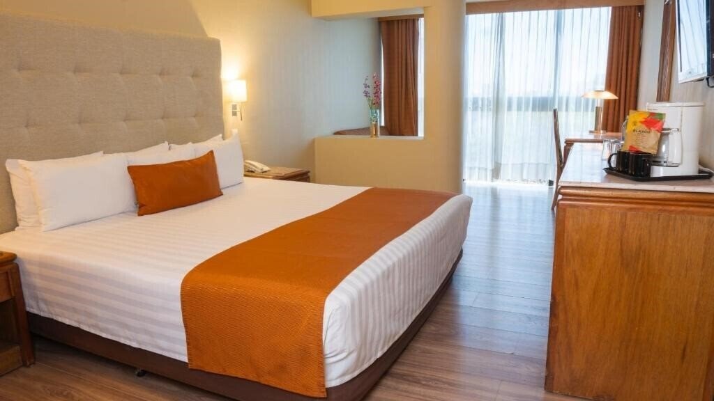 Отель El Diplomatico 4*