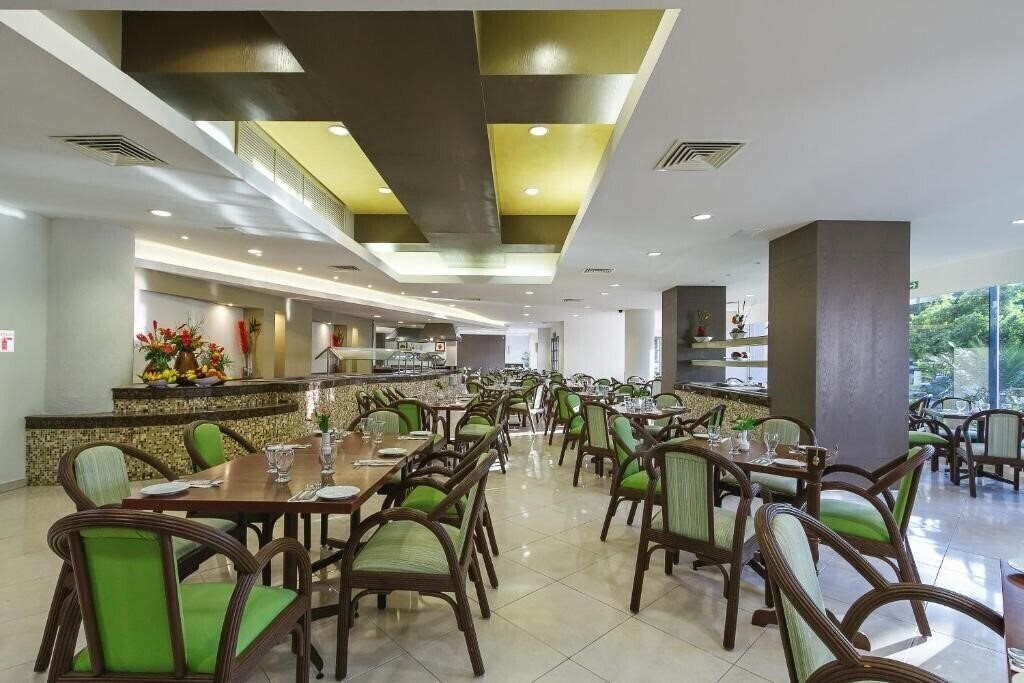 Картинка El Conquistador Del Paseo De Montejo 5*