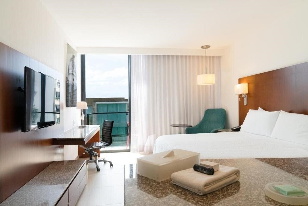 Изображение Fiesta Inn Playa Del Carmen 4*