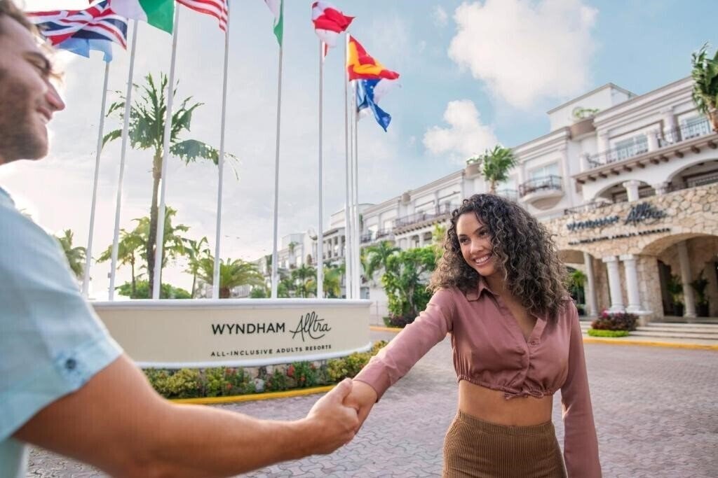 Imaginea Wyndham Alltra Playa Del Carmen 4*