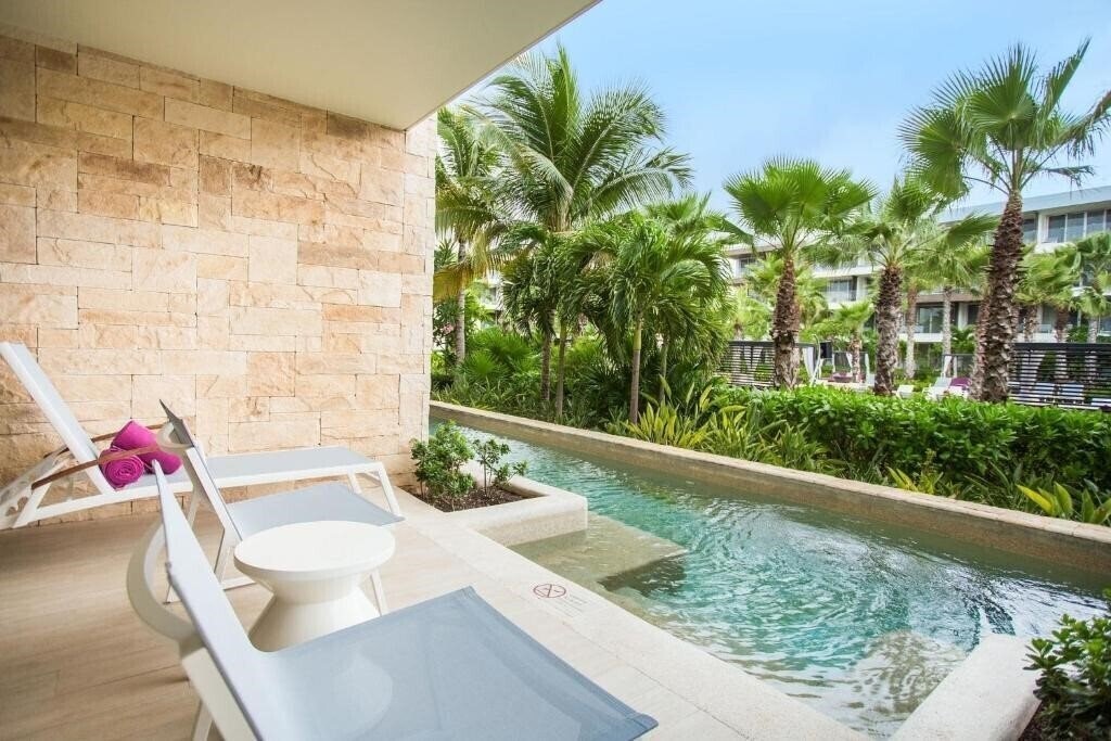 Imaginea Breathless Riviera Cancun Resort & Spa 5*
