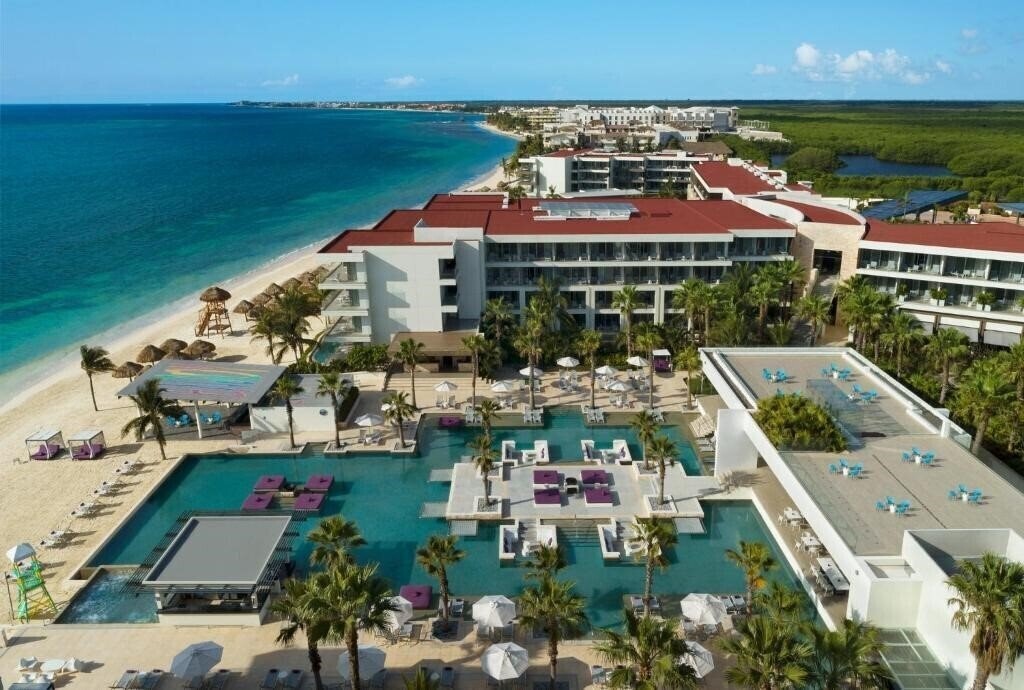 Imaginea Breathless Riviera Cancun Resort & Spa 5*