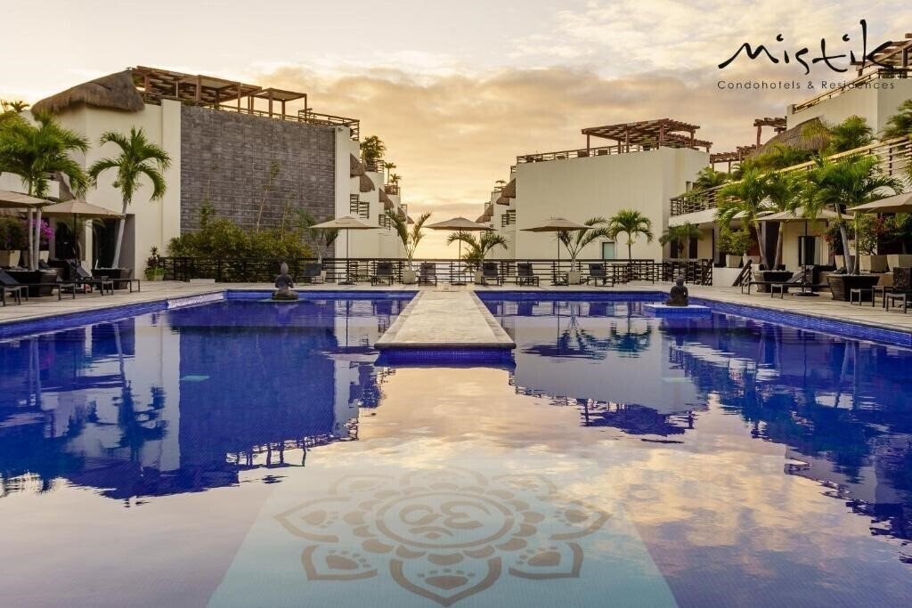 Отель Aldea Thai Luxury Condohotel 4*