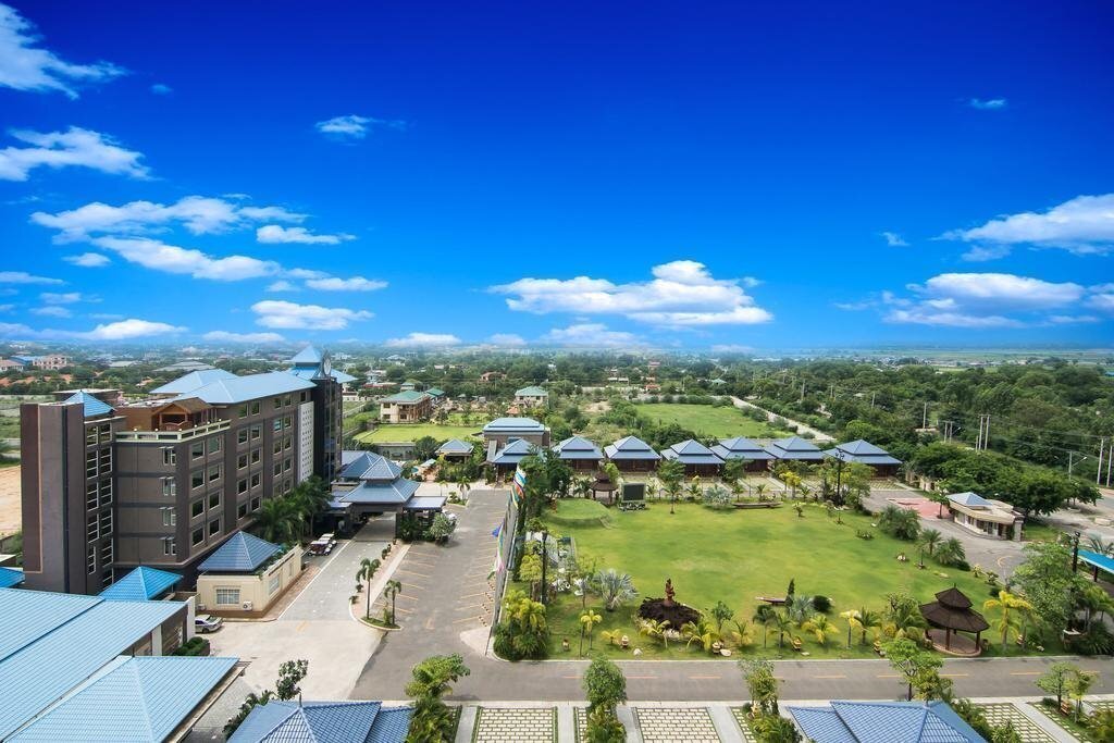 Отель Hotel Shwe Pyi Thar 4*