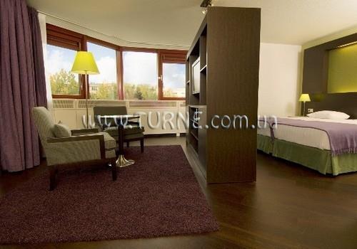 Отель NH Maastricht 4*