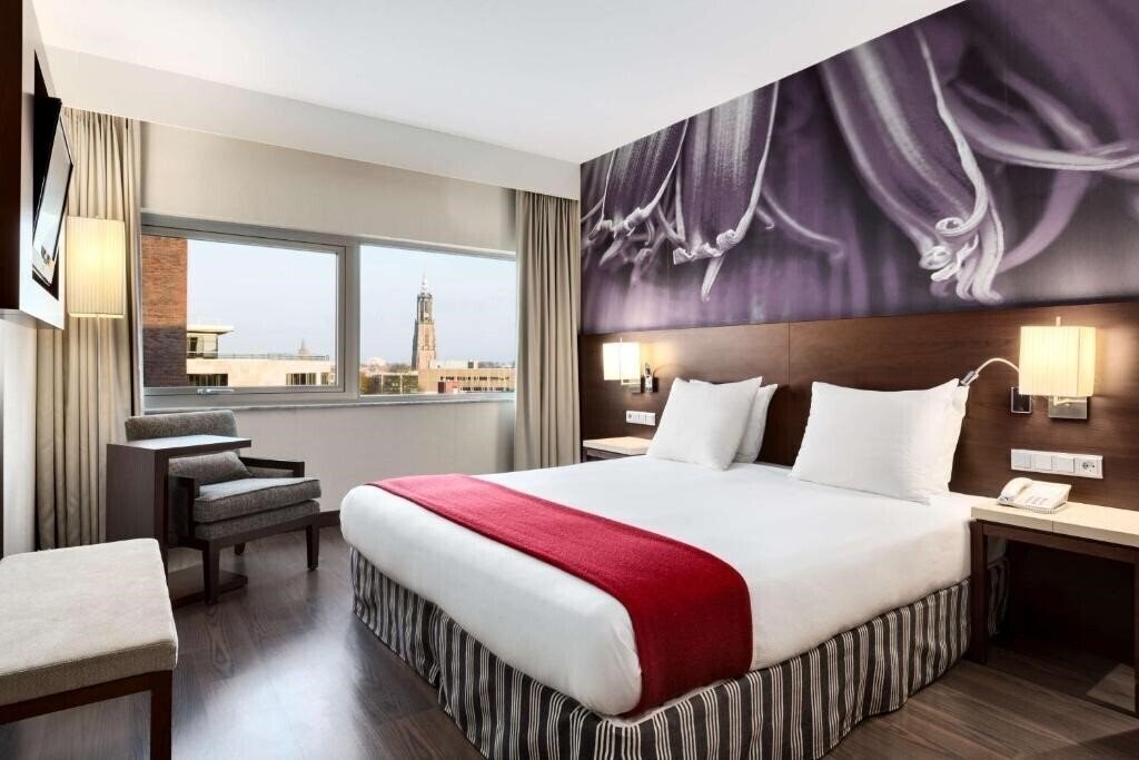 Отель NH Amersfoort 4*