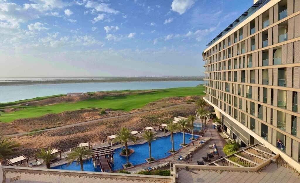 Hotel Radisson Blu Hotel Abu Dhabi Yas Island 4*