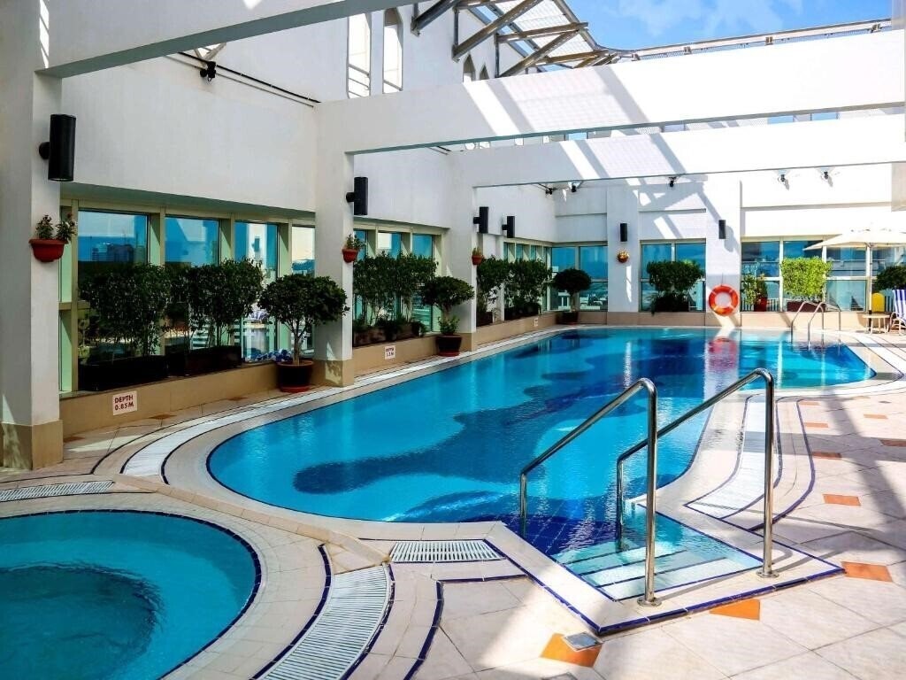 Фото Grand Mercure Majlis Residences (ex. Majlis Grand Mercure Residence, Hotel Grand Mercure Residence Abu Dhabi) 5*