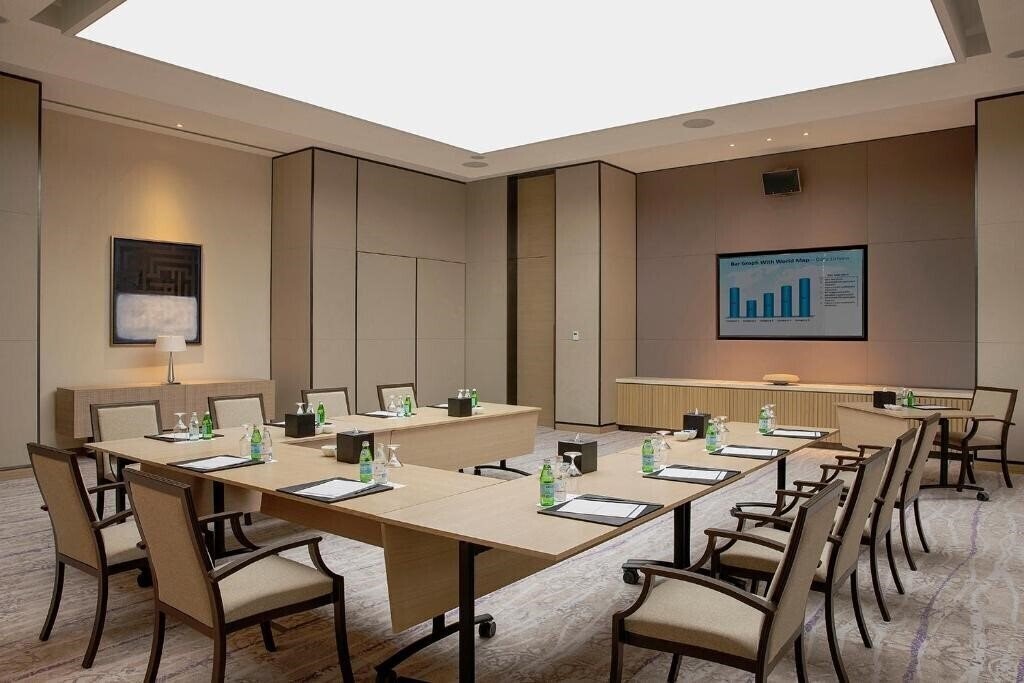 Imaginea Saadiyat Rotana Resort & Villas 5*