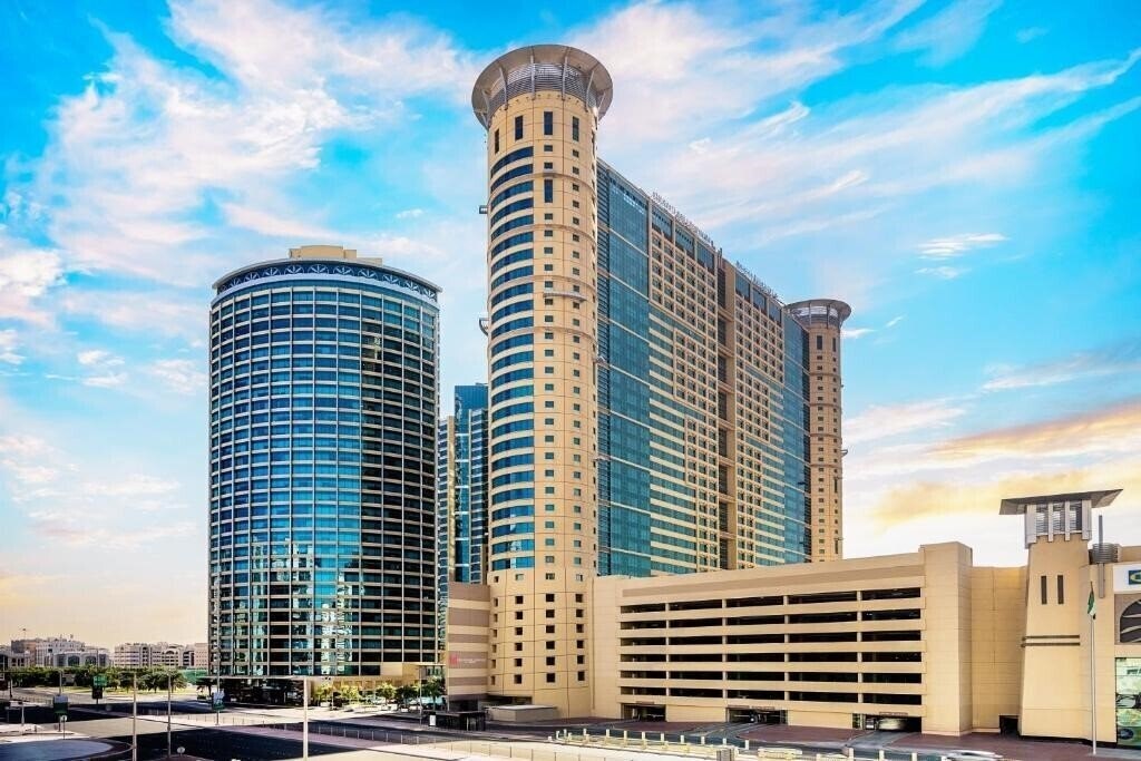 Hotel Grand Millennium Al Wahda 5*