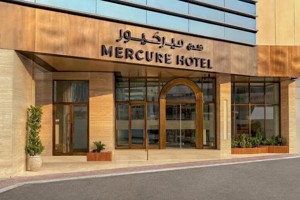 Отель Mercure Abu Dhabi Downtown (ex. Golden Tulip Downtown Abu Dhabi, Gloria Downtown Hotel) 4*