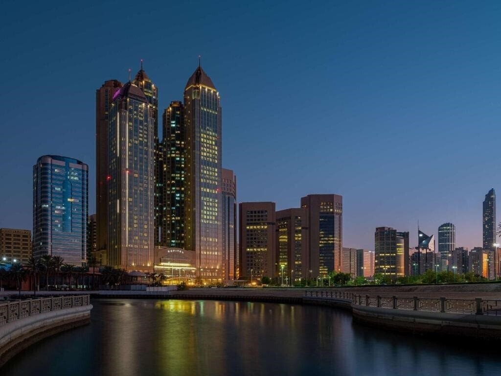 Imaginea Sofitel Abu Dhabi Corniche 5*