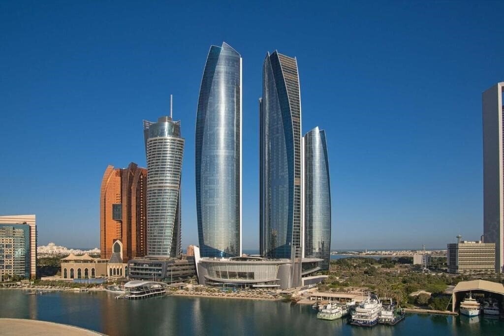 Imaginea Conrad Abu Dhabi Etihad Towers (ex. Jumeirah at Etihad Towers, Conrad Hotel Abu Dhabi Etihad Towers) 5*