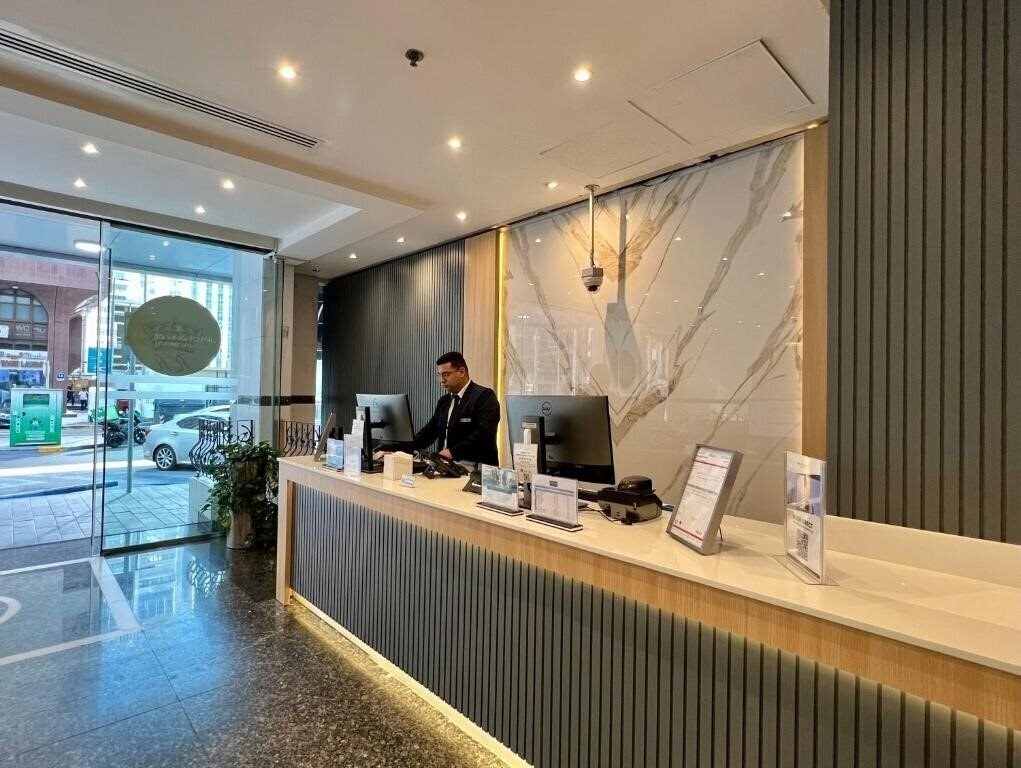 Imaginea The Uptown Apartments Abu Dhabi 4*