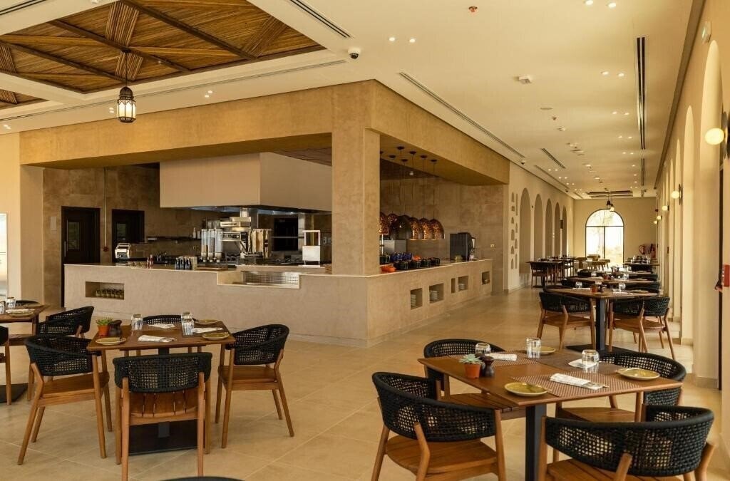 Imaginea Bab Al Nojoum Bateen Liwa 4*