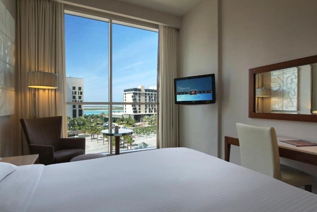 Imaginea Yas Plaza Hotel Circuit Abu Dhabi 5*