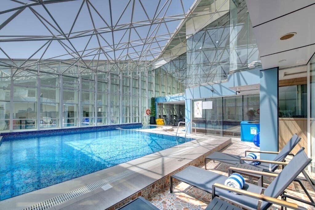 Imaginea La Quinta by Wyndham Abu Dhabi Al Wahda 4*