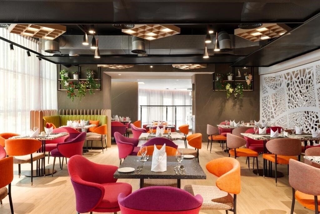 Imaginea La Quinta by Wyndham Abu Dhabi Al Wahda 4*