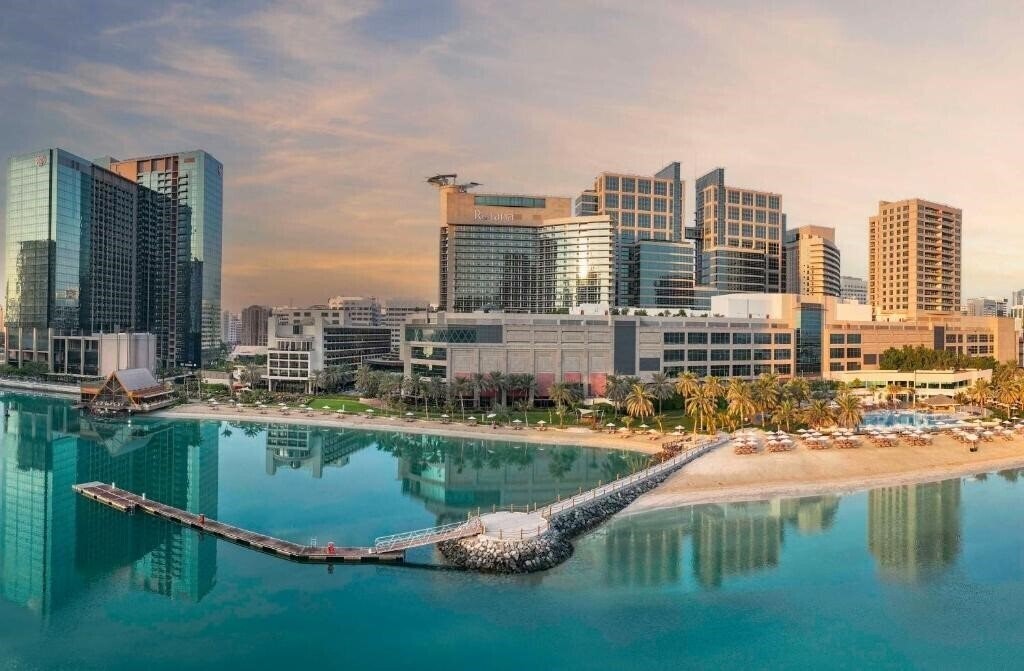 Hotel Beach Rotana Hotel & Towers 5*