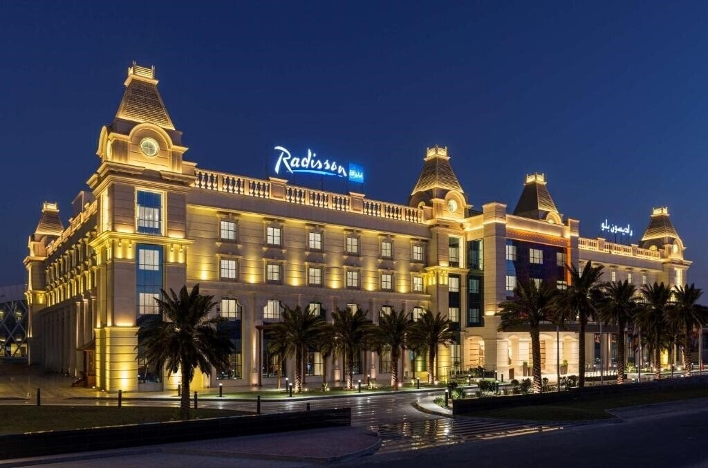 Hotel Radisson Blu Hotel Ajman 5*