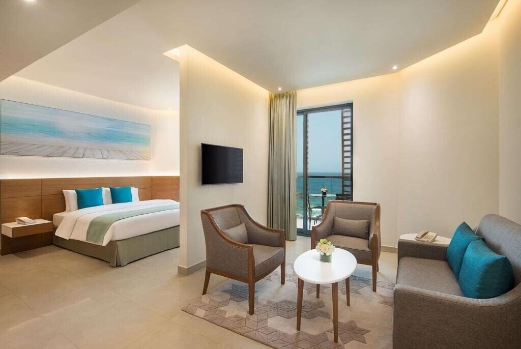 Fotografii Wyndham Garden Ajman Corniche 4*